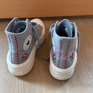 Blue floral Converse 8